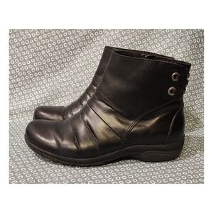 Clarks Black Leather Christine Tilt Booties ~ Size 6.5M